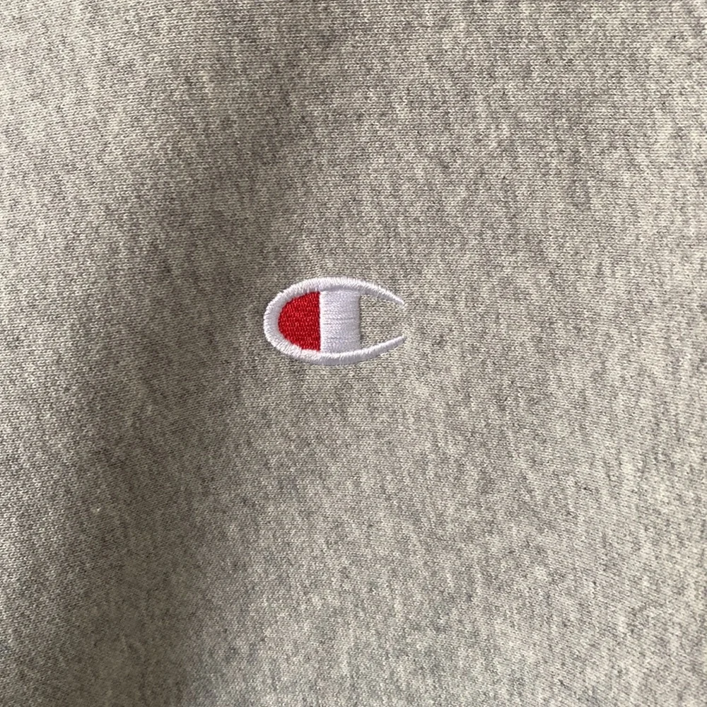 Women’s Champion Grey Crop Sweatshirt - Picture 3 of 4